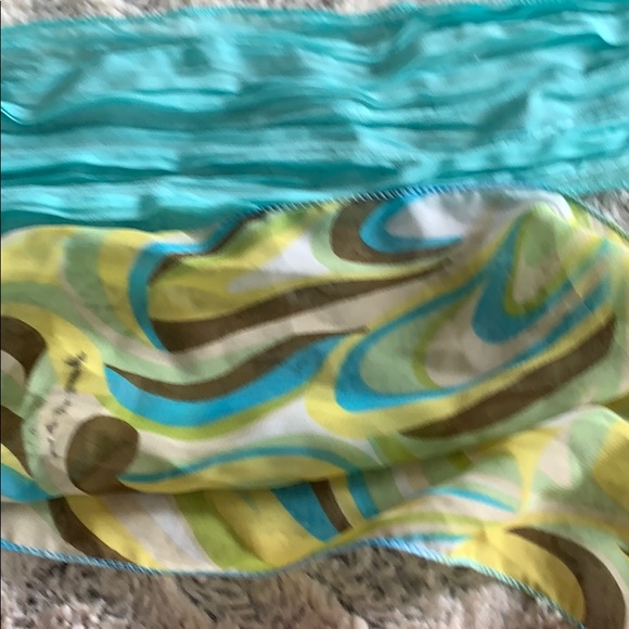 9 Colorful Scarfs - Picture 5 of 7